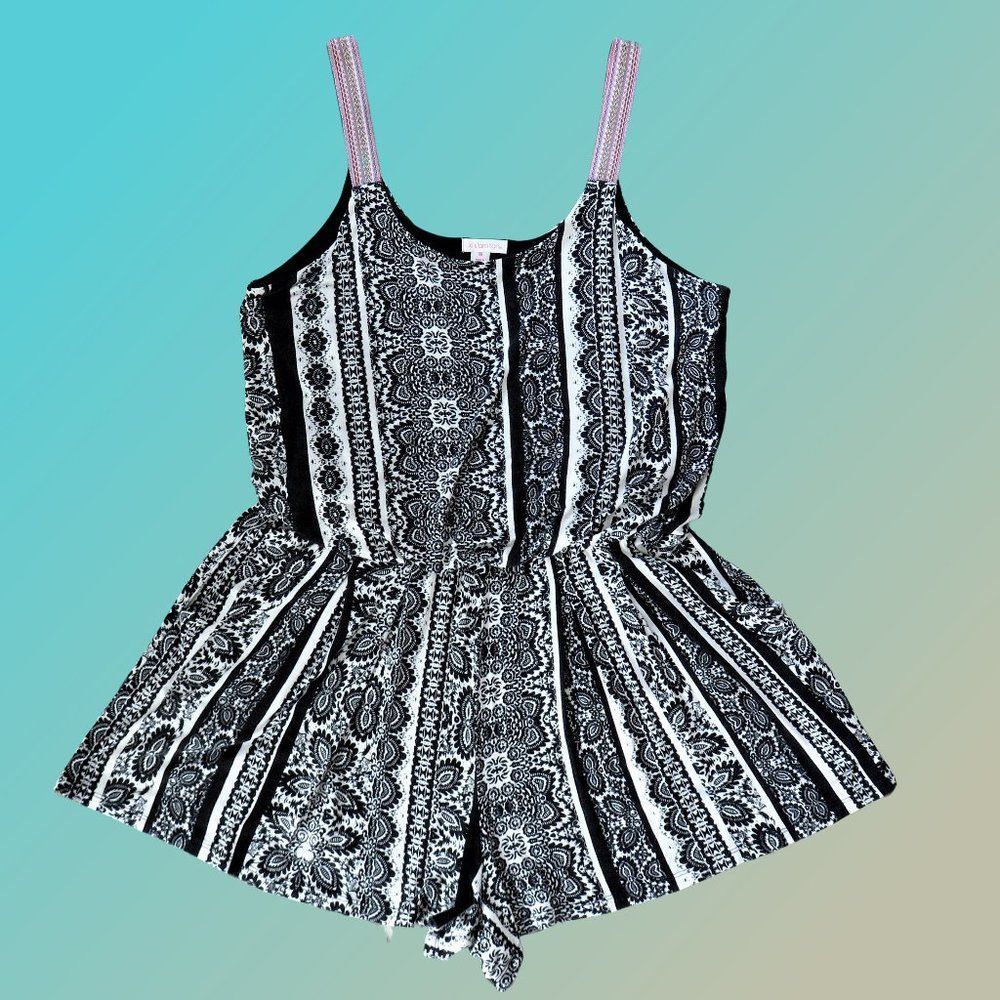 Romper Shorts Knit Black and White.....................726